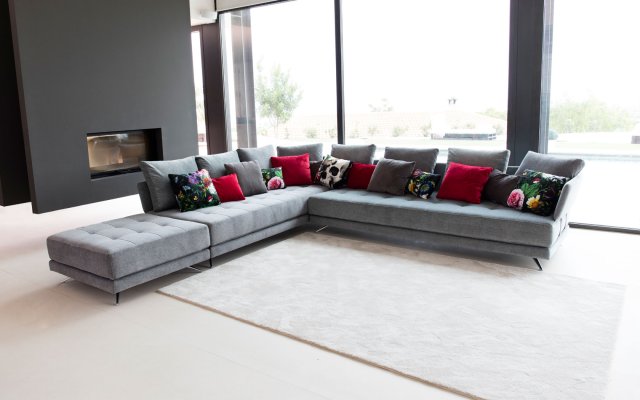 Fama Pacific - London Road Furniture